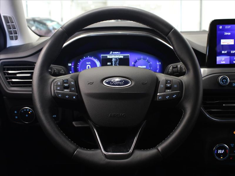 Ford Focus 1,5 EB 110kW AT Titan.X 1.maj. - fotka 9 z 24