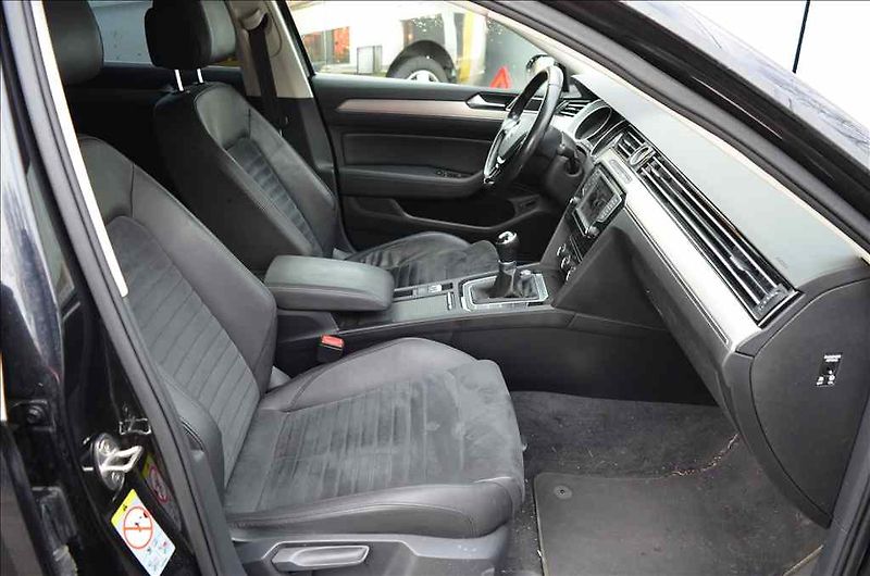 Volkswagen Passat (2017) VARIANT 2,0 TDI - fotka 14 z 16