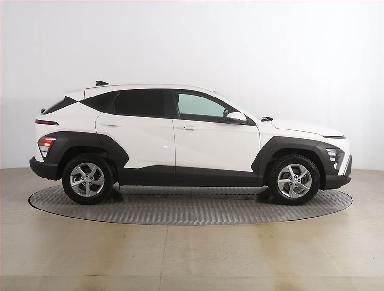 Hyundai Kona (2024) 1.0 T-GDI - fotka 6 z 25