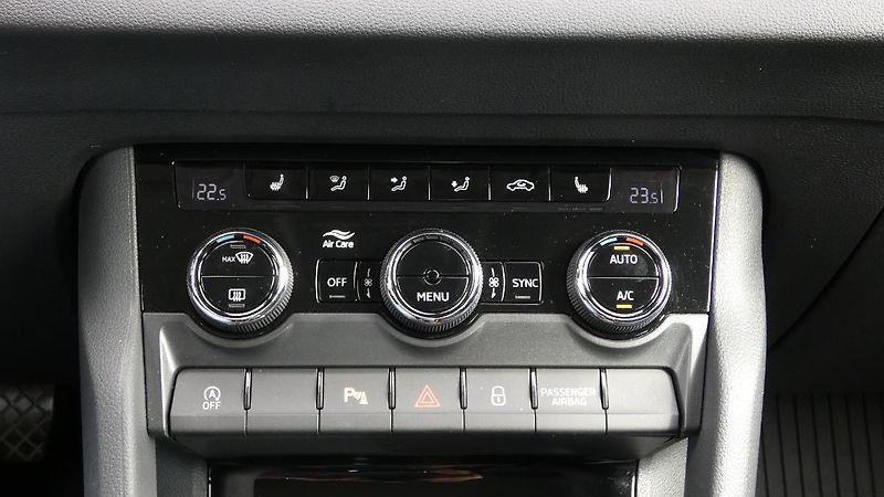 Škoda Karoq 1.5 TSI 110kW Fresh DSG - fotka 17 z 24