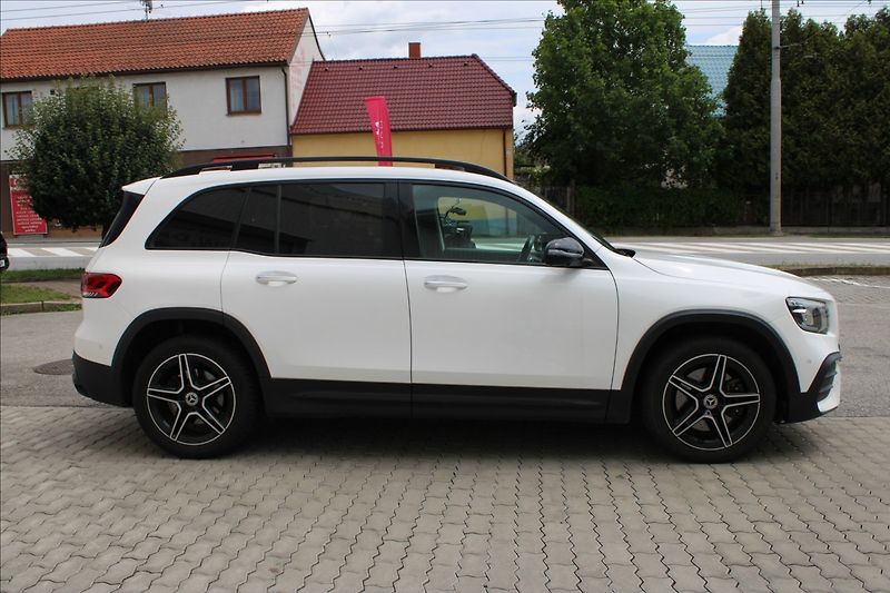 Mercedes-Benz GLB 2,0 250 AMG 4MATIC 2020 165KW - fotka 3 z 10