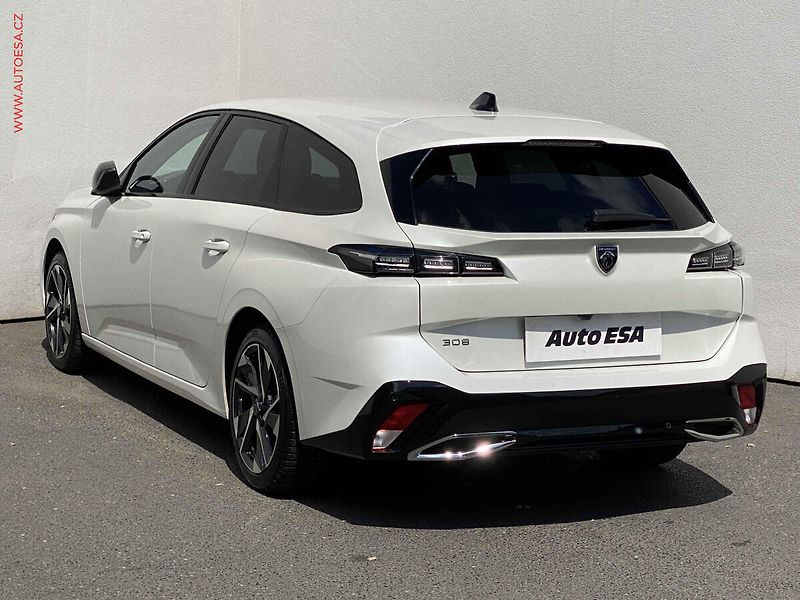 Peugeot 308 (2022) 1.5 HDi, Allure, LED, navi - fotka 6 z 18