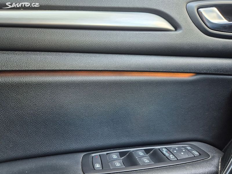 Renault Mégane (2017) 1.2i Automat 97Kw - fotka 25 z 29