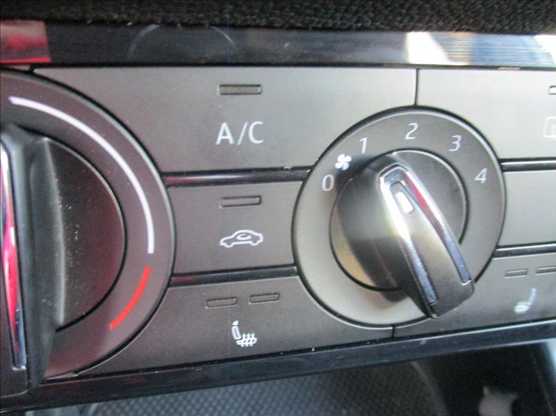 Škoda Fabia 1,0 TSI, Style,81kW,servis,CZ, - fotka 17 z 31