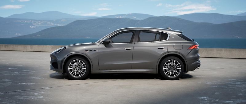 Maserati Grecale (2026) 300 HP *Ventilace*Matrix* - fotka 3 z 8
