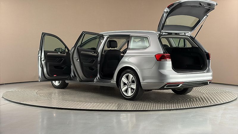 Volkswagen Passat 2.0 TDI DSG Elegance Variant - fotka 7 z 26