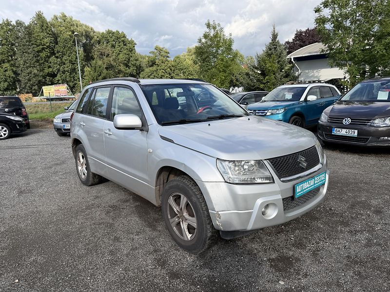 Suzuki Grand Vitara 2.0i 4x4,AC - fotka 4 z 21