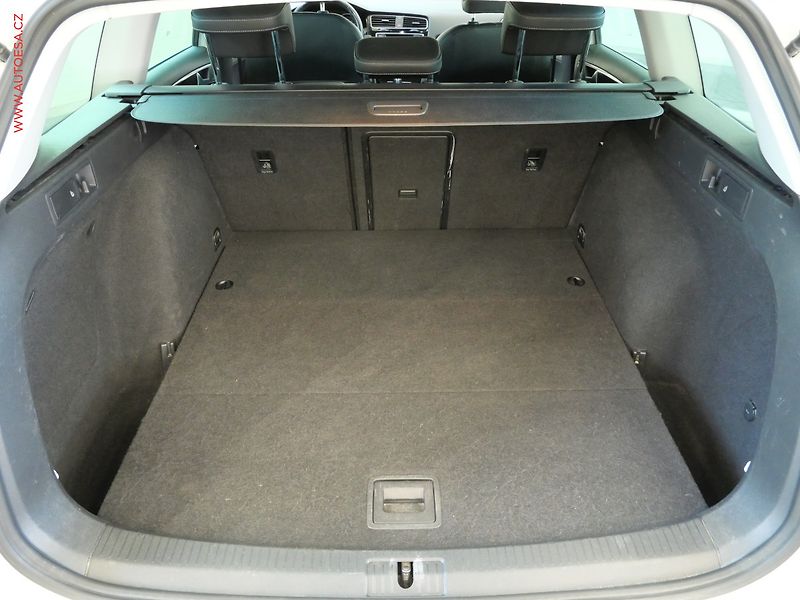 Volkswagen Golf (2016) 2.0 TDi, ČR, DSG, LED, navi - fotka 7 z 21