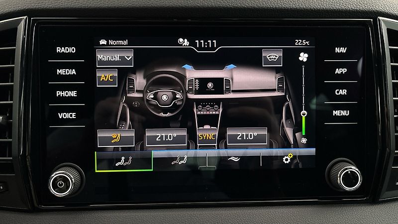 Škoda Karoq 1.5 TSI DSG Sportline - fotka 25 z 26