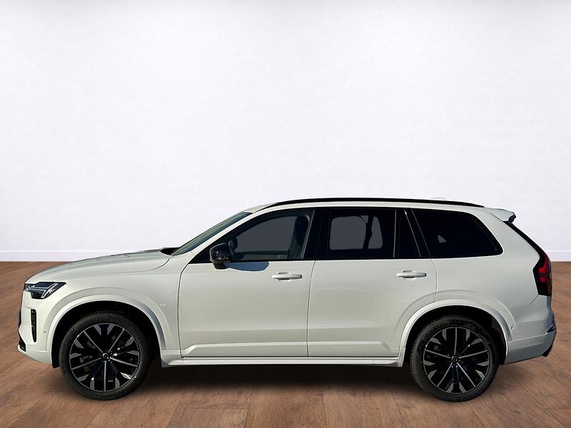 Volvo XC90 (2026) PLUS B5, Head up, Panorama, VZ - fotka 2 z 25
