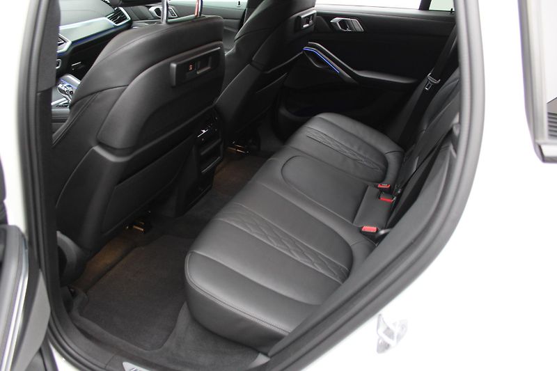 BMW X6 xDrive30d Mpaket CZ DPH - fotka 12 z 26
