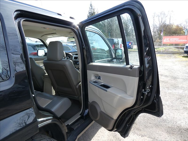 Jeep Cherokee 3,7 L 151kW 4x4, automat - fotka 20 z 37