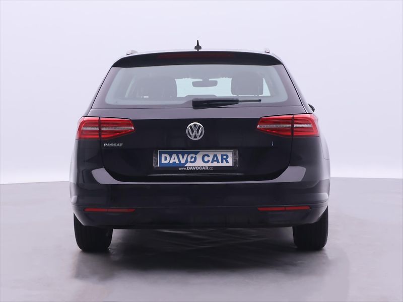 Volkswagen Passat 1,6 TDI Highline Aut klima LED - fotka 6 z 27