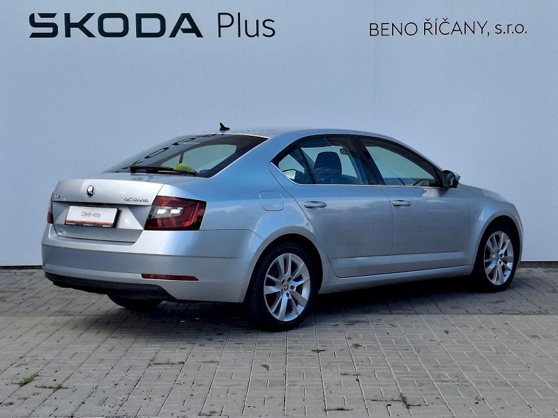 Škoda Octavia (2019) Style DSG 2,0TDi 110kW - fotka 2 z 34