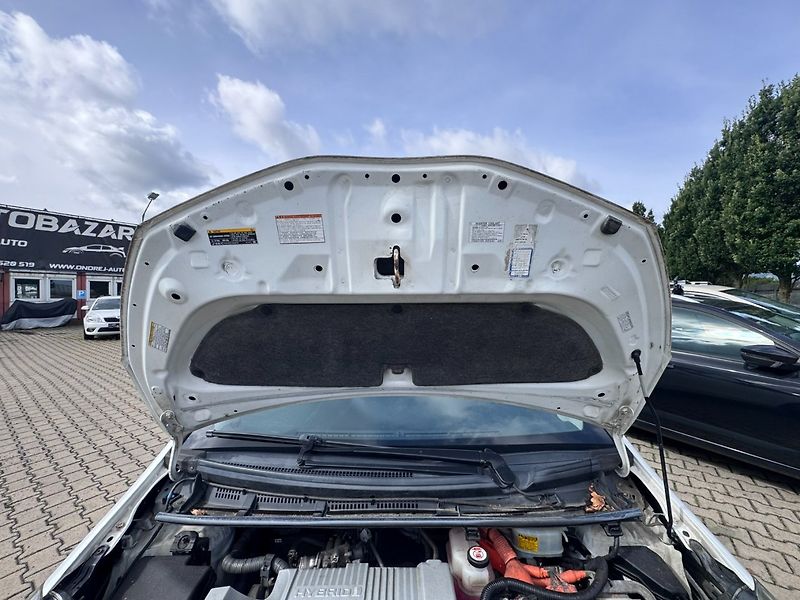 Toyota Yaris (2016) HYBRID 1,5 54 KW STK AUTOMAT - fotka 33 z 36