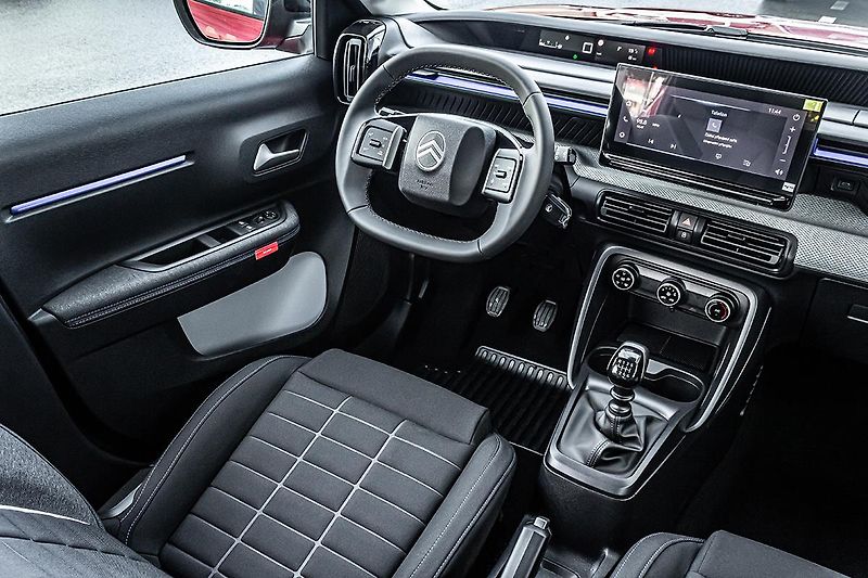 Citroën C3 (2026) 1,2 PLUS Turbo 100k+ZIMNÍ PNEU - fotka 8 z 19