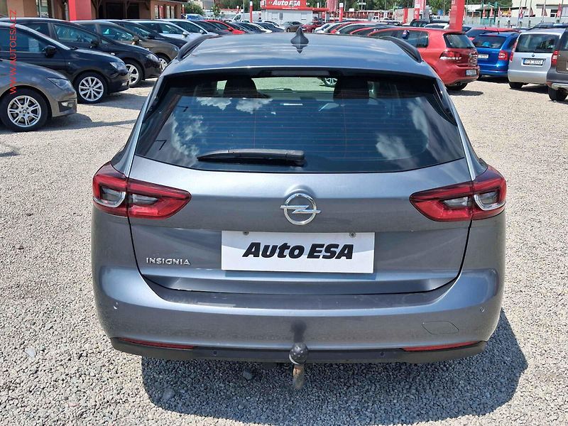 Opel Insignia (2018) 2.0 CDTi, LED, navi, park - fotka 5 z 23