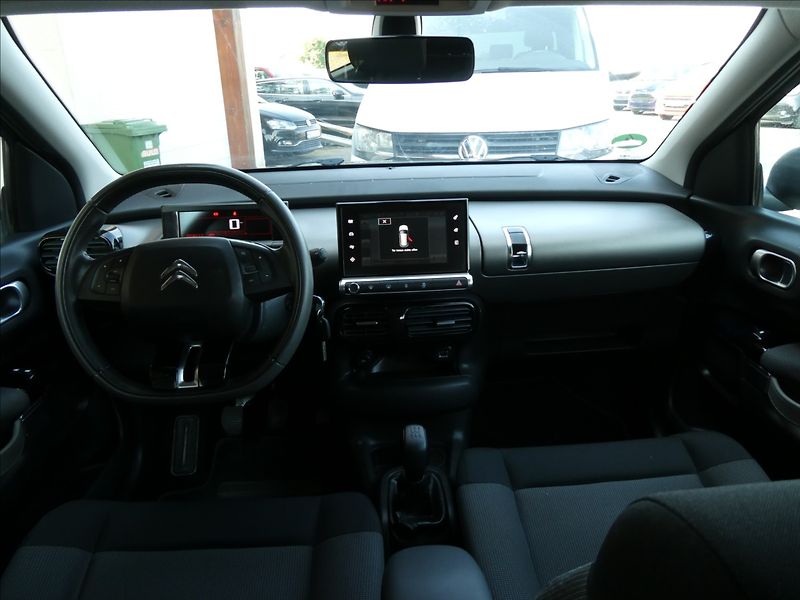 Citroën C4 Cactus 1,2 PureTech 60kW NAVI - fotka 24 z 33