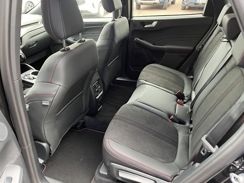 Ford Kuga ST-Line X 2,5 HEV 134 kW AT - fotka 12 z 39