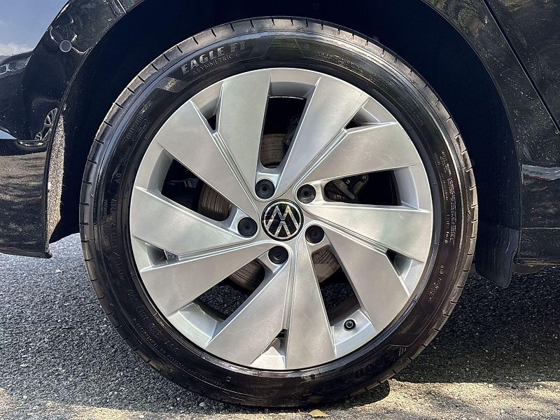 Volkswagen Golf (2025) 1.5 eTSI DSG People - fotka 26 z 29