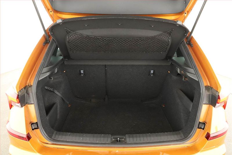 Škoda Kamiq (2024) 1.0 TSI, MONTE CARLO, AUTOMAT - fotka 11 z 15