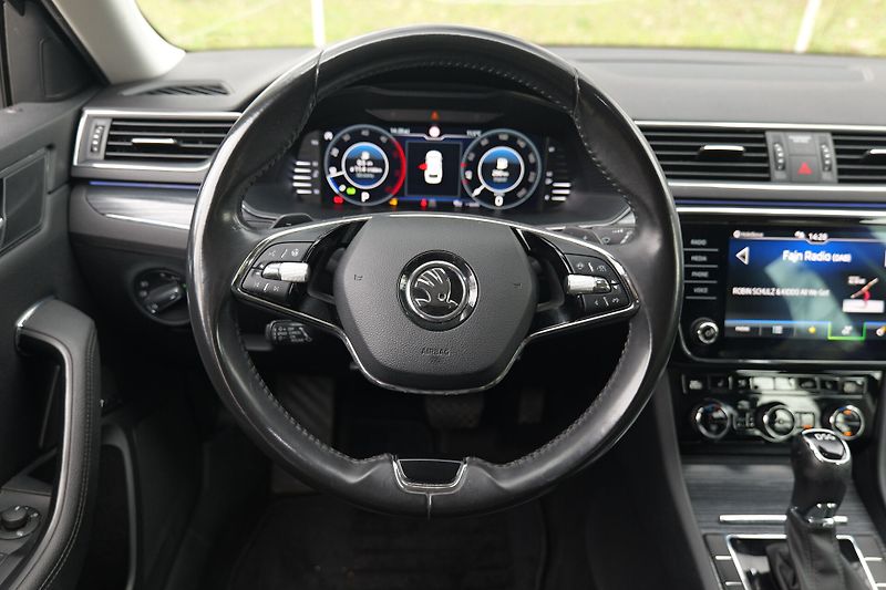 Škoda Superb TDI 110 kW Kůže Matrix Canton - fotka 20 z 38