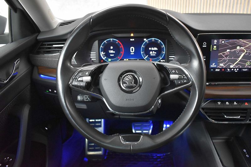 Škoda Octavia 2.0 TDI SCOUT REZERVACE - fotka 18 z 46
