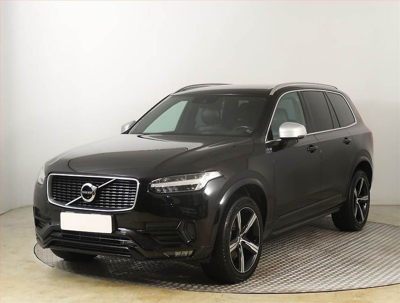 Volvo XC90 (2018) R-Design D5 AWD - fotka 2 z 23