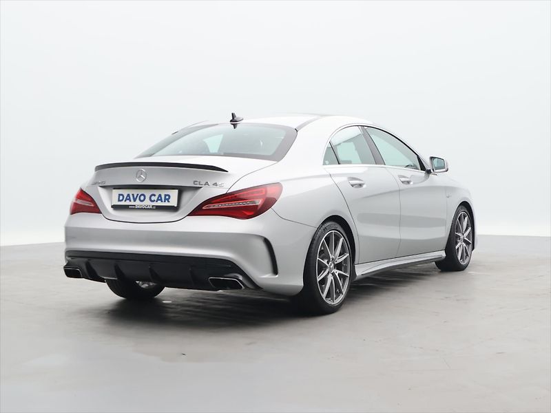Mercedes-Benz CLA 2,0 45 AMG 280kW 4MATIC LED - fotka 7 z 29
