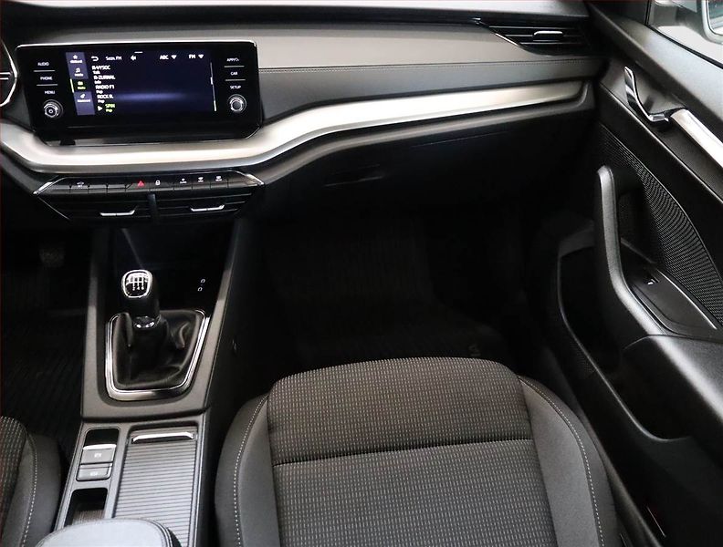 Škoda Octavia (2022) Ambition 2.0 TDI, ČR,1.maj - fotka 8 z 20