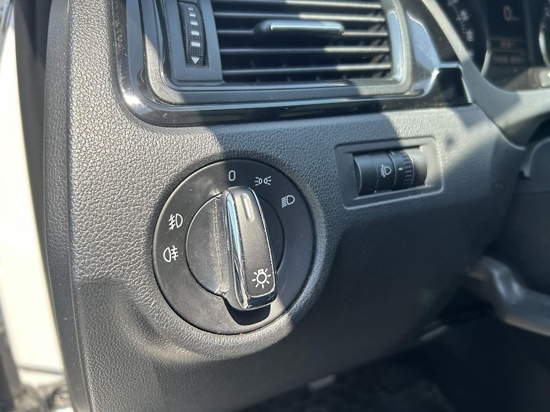 Škoda Rapid (2014) SPB AMB TD 77/1.6 M5F - fotka 19 z 22