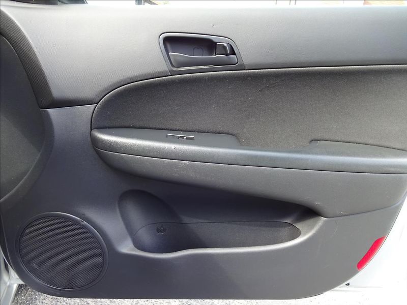Hyundai i30 1,4i 16V 80kW LPG COMBI - fotka 28 z 46