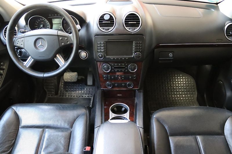 Mercedes-Benz GL 420CDI 4MATIC 225kW - fotka 30 z 48