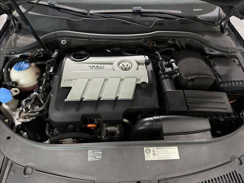 Volkswagen Passat 2,0   TDI 103KW BEZ KOROZE TOP - fotka 38 z 40