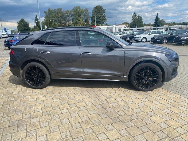 Audi Q8 (2019) 50 3.0 TDi 210kW Quattro Sline - fotka 3 z 35