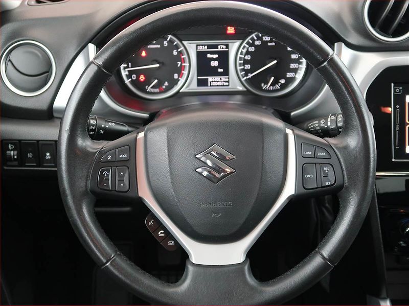Suzuki Vitara (2018) Premium 1.6 VVT, ČR,1.maj - fotka 21 z 21