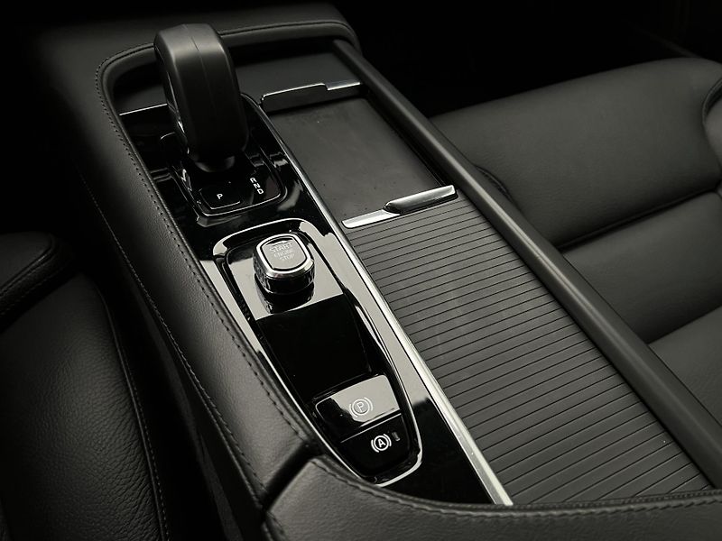 Volvo V90 B4 BRIGHT PLUS CZ 1. maj. - fotka 26 z 48