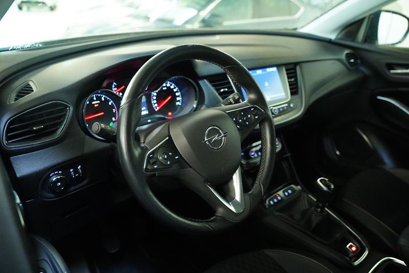 Opel Grandland X - fotka 14 z 29