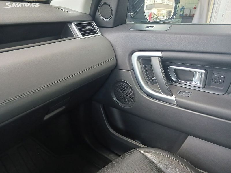 Land Rover Discovery Sport 2.0 HSE 180AUT. - fotka 37 z 43