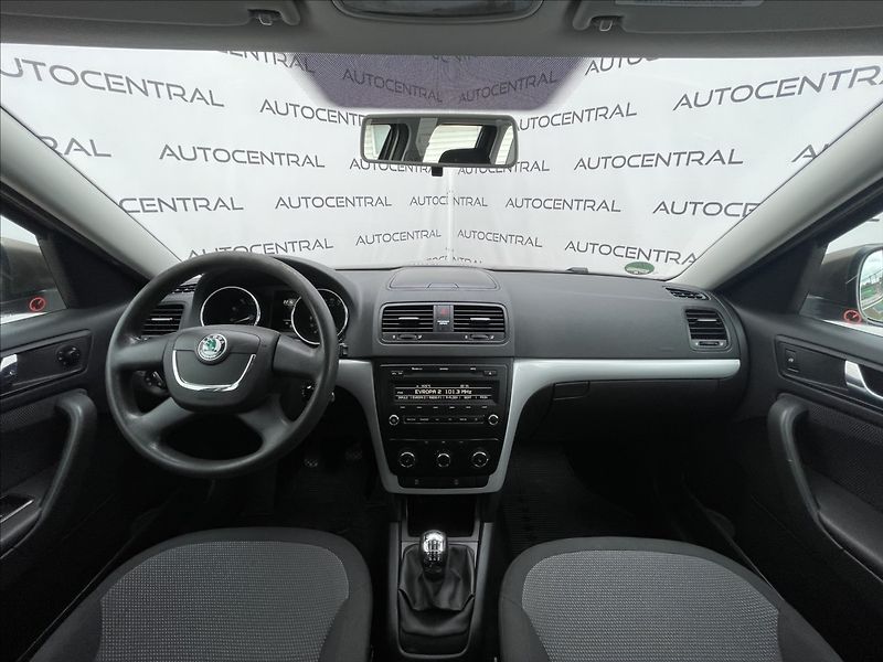 Škoda Yeti 1,2 TSi,77kW,serv.kn.,Po servi - fotka 16 z 20