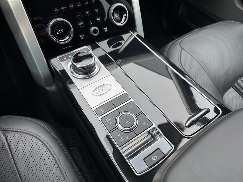 Land Rover Range Rover 4,4 SDV8 VOGUE AWD ČR DPH - fotka 18 z 38