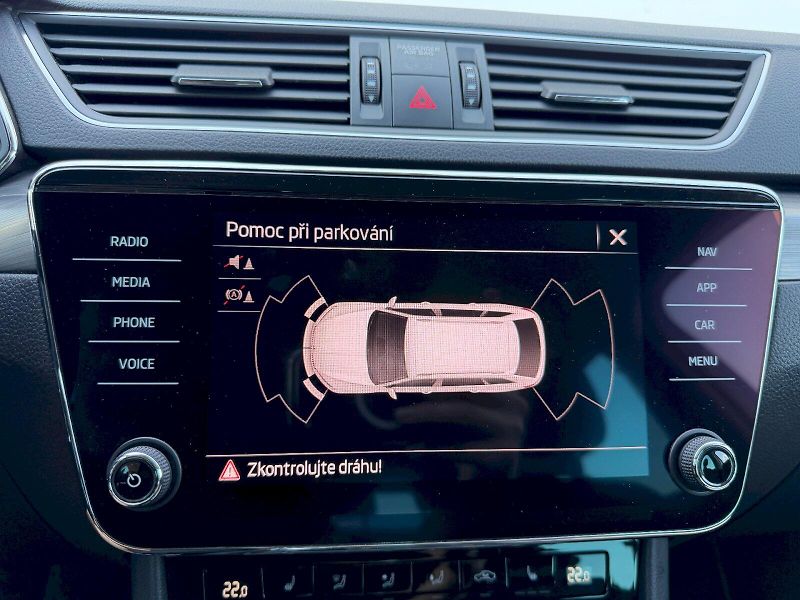 Škoda Superb (2022) 2.0TDI 110kW Style Matrix Manu - fotka 18 z 35