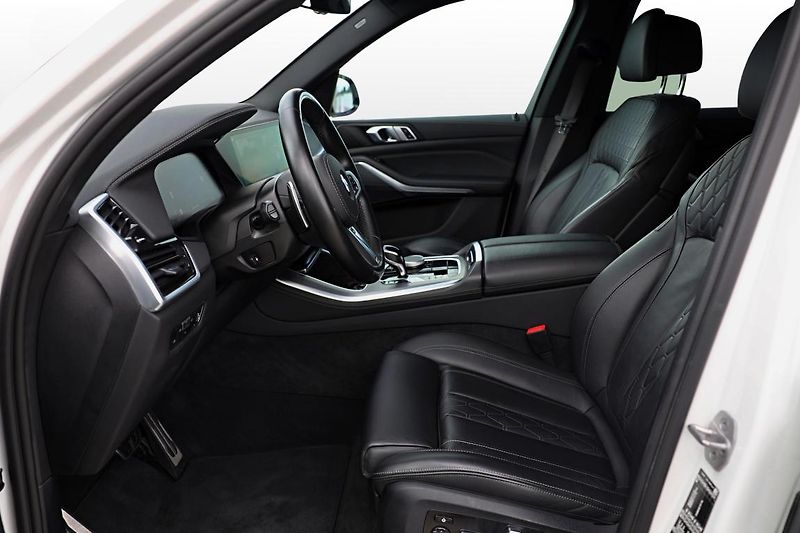 BMW X5 xDrive30d - fotka 9 z 14