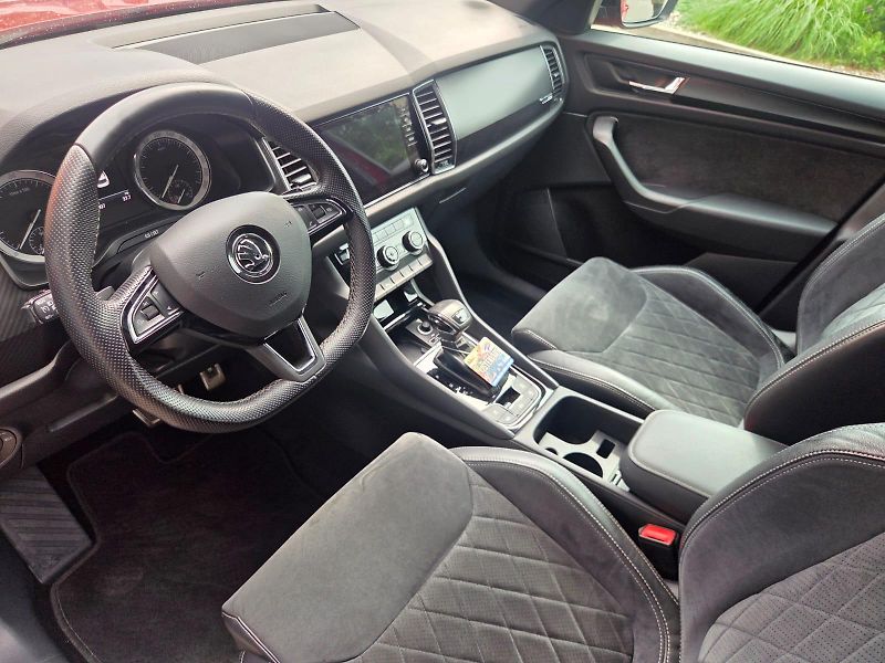 Škoda Kodiaq (2018) 2.0 TSI 4x4 SPORTLINE - fotka 8 z 10