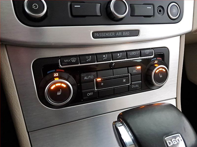 Volkswagen Passat (2010) 2.0 TDI, Automat, po STK - fotka 17 z 18