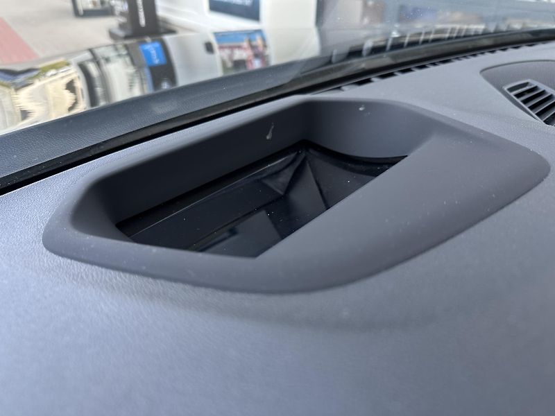 BMW Řada 5 520d Touring, Head-up, Tažné - fotka 22 z 26