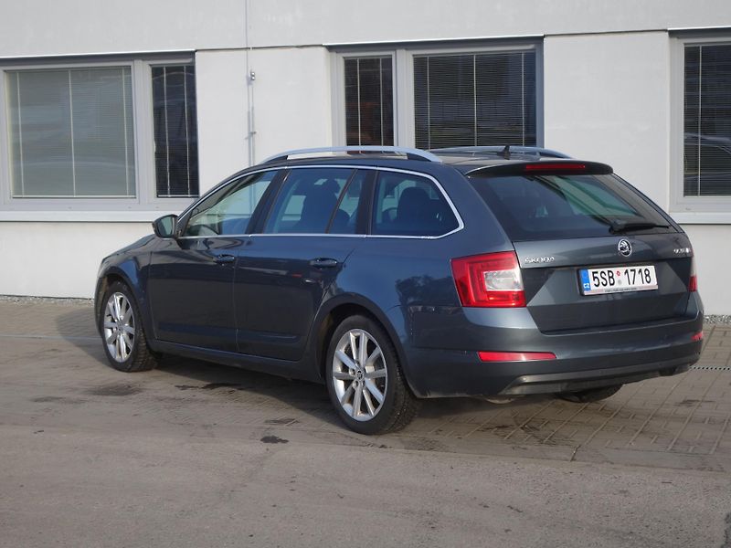 Škoda Octavia (2016) Combi Style 2.0 TDi DSG Xenony - fotka 3 z 17