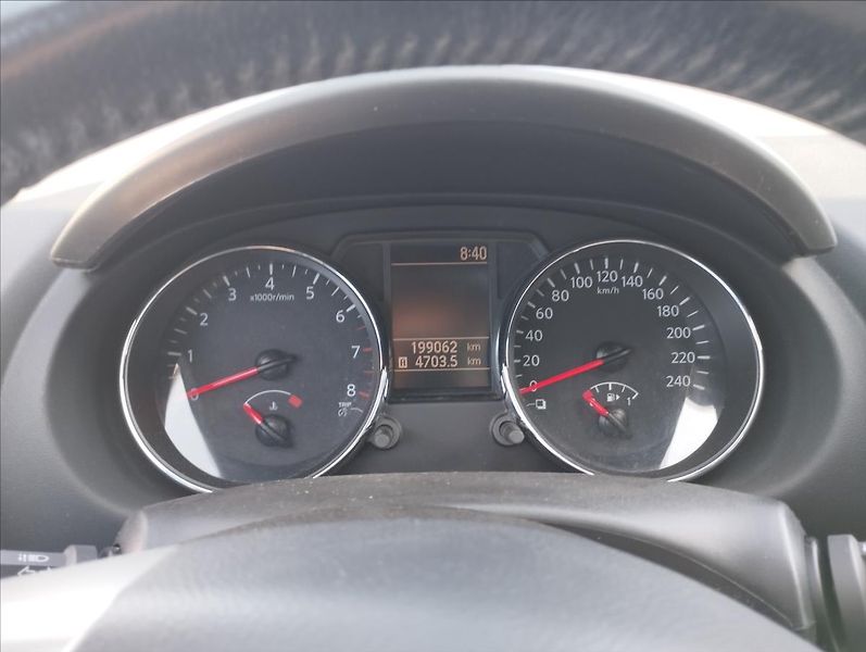 Nissan Qashqai 1,6 - fotka 12 z 15