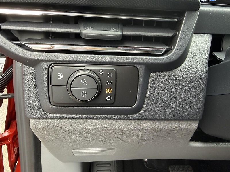Ford Transit Custom (2026) Limited 340 L1, Kombi, 2.5 Dur - fotka 11 z 19