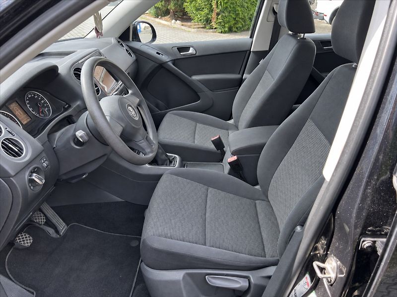 Volkswagen Tiguan 1,4 Tsi trend&Fun aut.klima - fotka 10 z 28